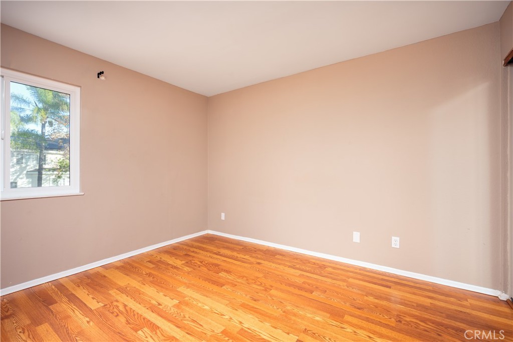 Peachland Condos (PCHC) - Residential