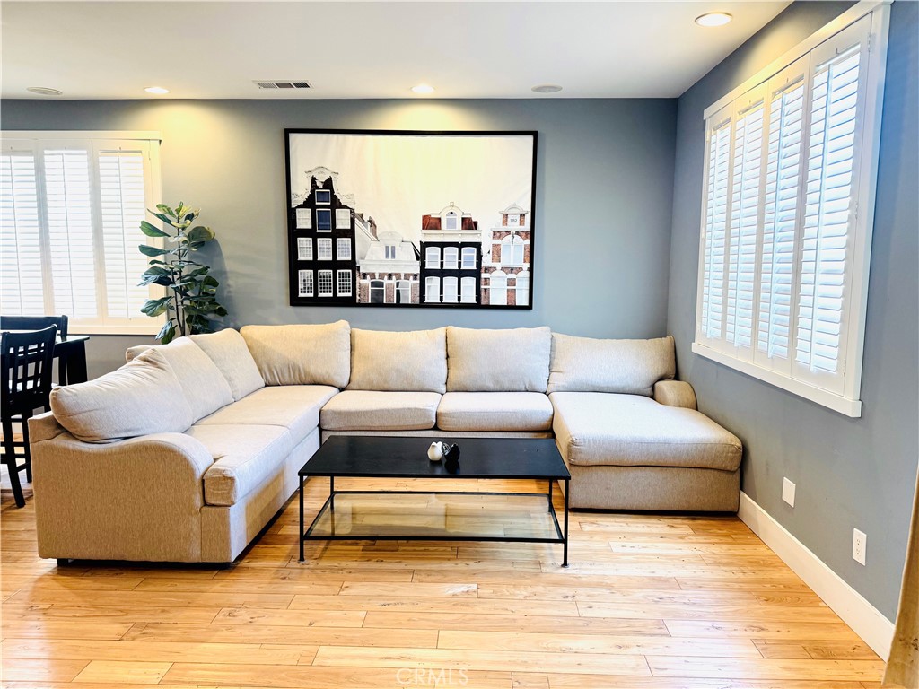 1250 W Avenue H7