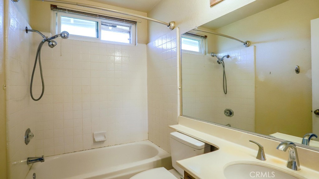 El Caserio (R2) (EC) - Residential