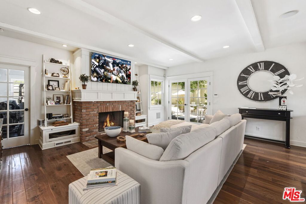 2210 Beverly Glen Place