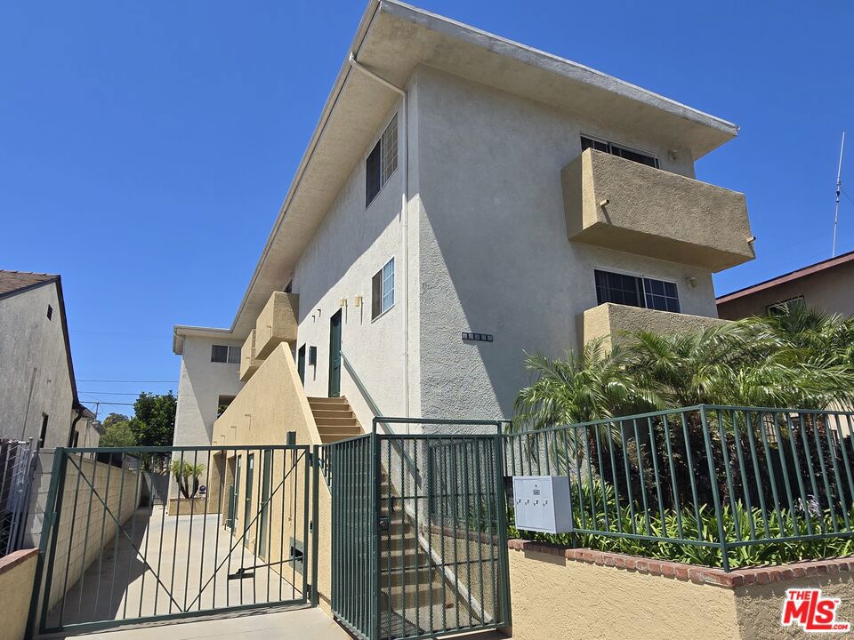 Very well-maintained, very well-located 4-unit investment, in the heart of West LA's Palms submarket. Townhouse-style, 2-story, 2 Bed/1.5Bath units above an on-grade concrete parking structure. Units are almost 900 sq. ft. each. All units have a dedicated, separate, large storage room, as well. On-site laundry facilities and a communal patio area in the rear. Intercom entry and electronically-accessed parking. All units have 2 parking spaces. Roof is newer. An above average rental option that will command a top-of-the-market rent - especially with some updating as units turnover. Long-term, local ownership has not been aggressive, admittedly. Current rents are $2,100-$2,400 each - proforma rents of over $3,000 each could be within reach. 33% unrealized upside. The units' spacious, split layouts are ideal for a work-at-home renter or families.