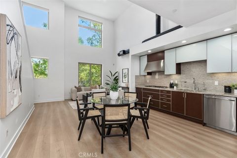 27 Delancy Irvine CA 92612