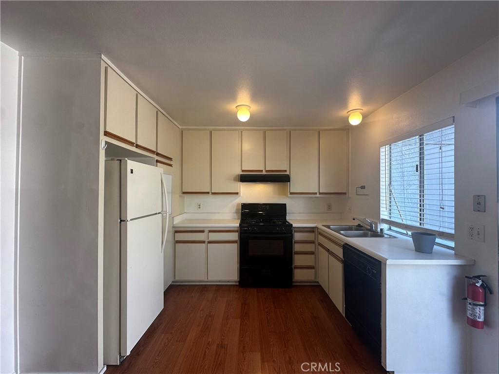 Charming and affordable 3-bedroom, 1-bathroom condo featuring a private courtyard and side yard for outdoor enjoyment. This well-maintained home offers an independent laundry area with washer and dryer included. The kitchen is equipped with a refrigerator, range hood, and dishwasher for your convenience. Additional highlights include a fixed outdoor carport parking space. Located in a desirable Irvine community, this property delivers exceptional value and comfortable living. Don’t miss this opportunity!