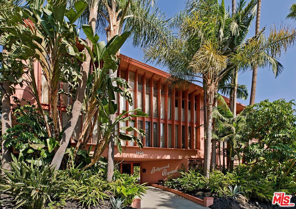 Photo of 1400 N Hayworth Avenue #11, West Hollywood, CA 90046 (MLS # 26986853)