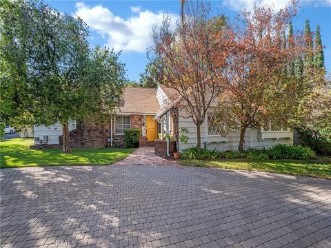 Photo of 5053 Aldea Avenue, Encino, CA 91316 (MLS # SR26021733)