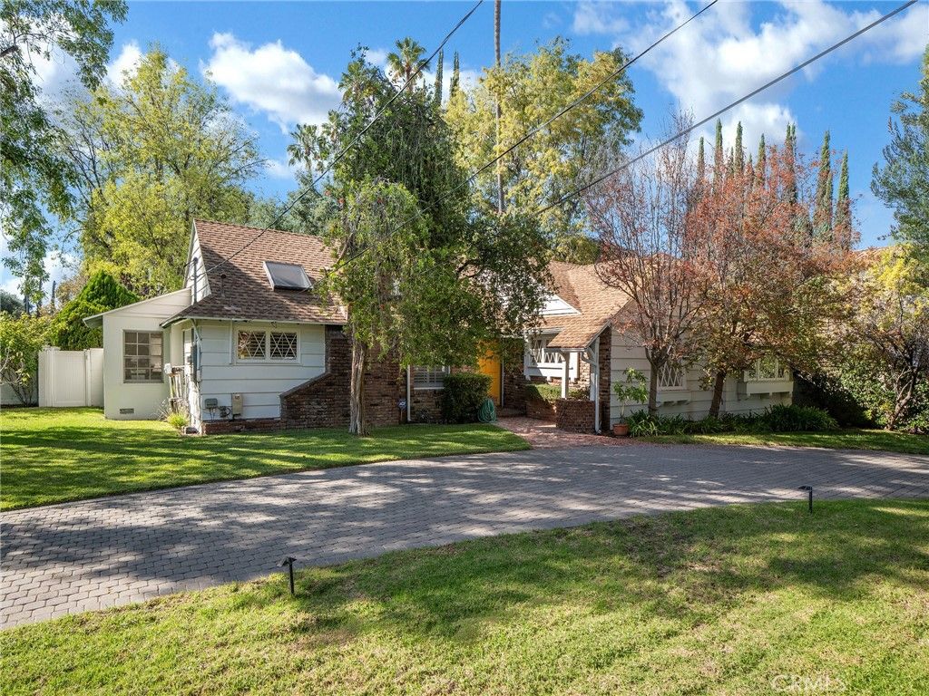 Photo of 5053 Aldea Avenue, Encino, CA 91316 (MLS # SR26021733)