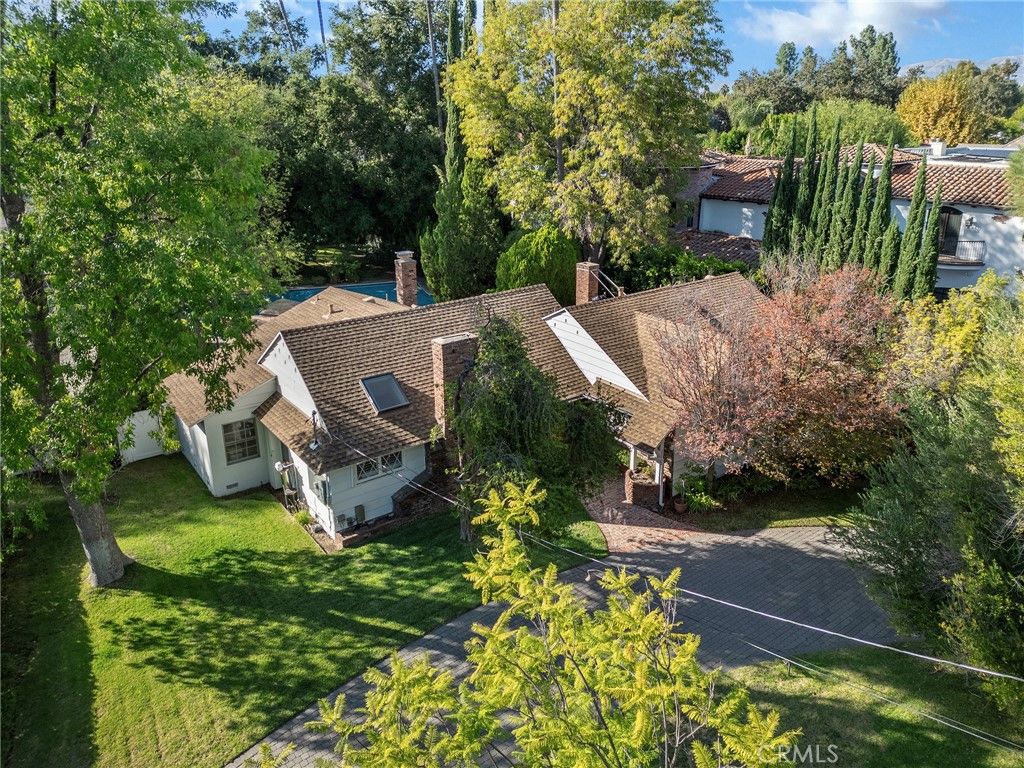 Photo of 5053 Aldea Avenue, Encino, CA 91316 (MLS # SR26021733)