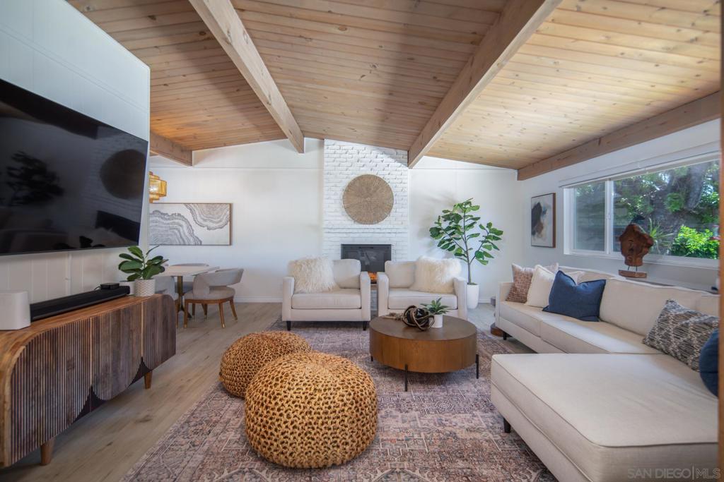 850 Coronado Ave