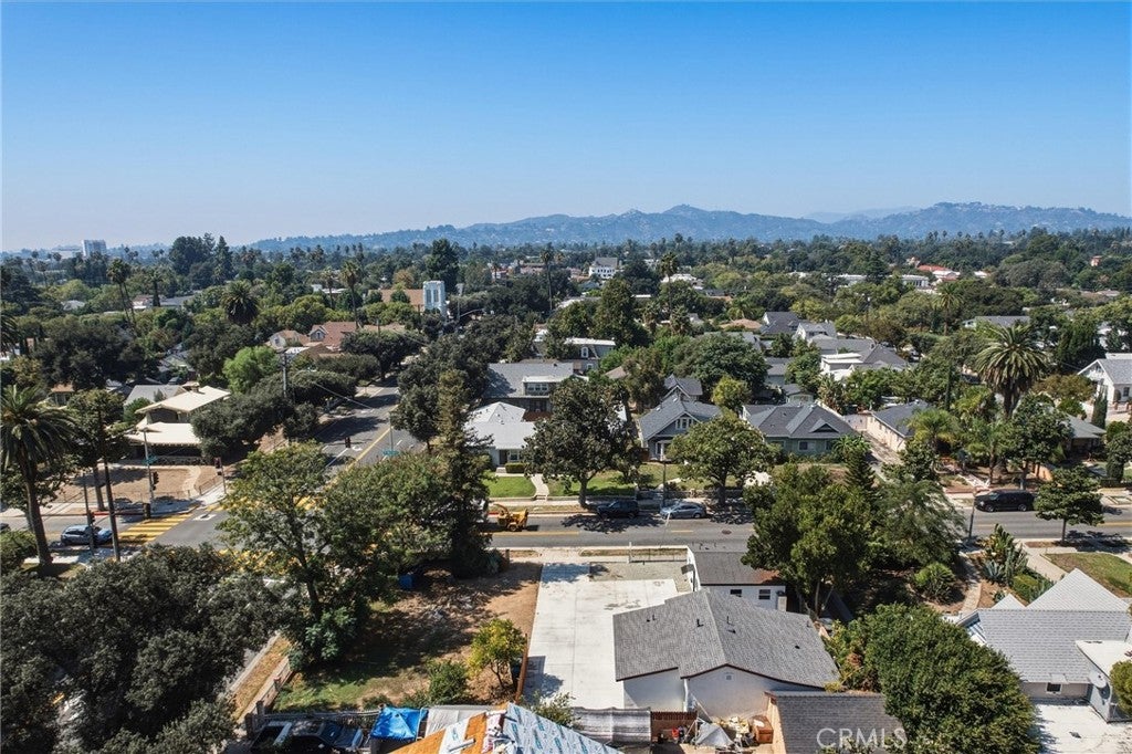 708 N El Molino