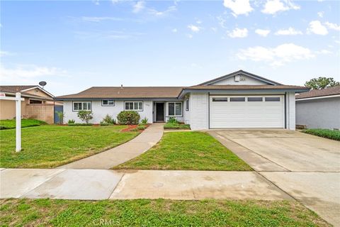 Photo of 1032 E Juanita Ave, Glendora, CA 91740 (MLS # CV25280384)