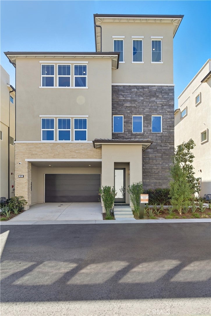558 Marlow Lane
