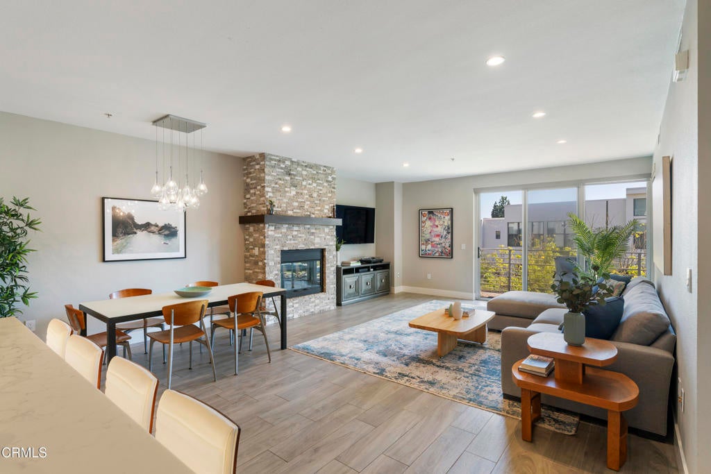 111 S De Lacey Avenue 304