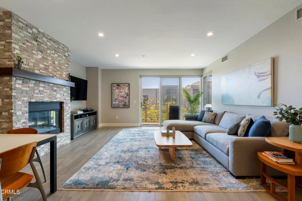 111 S De Lacey Avenue 304