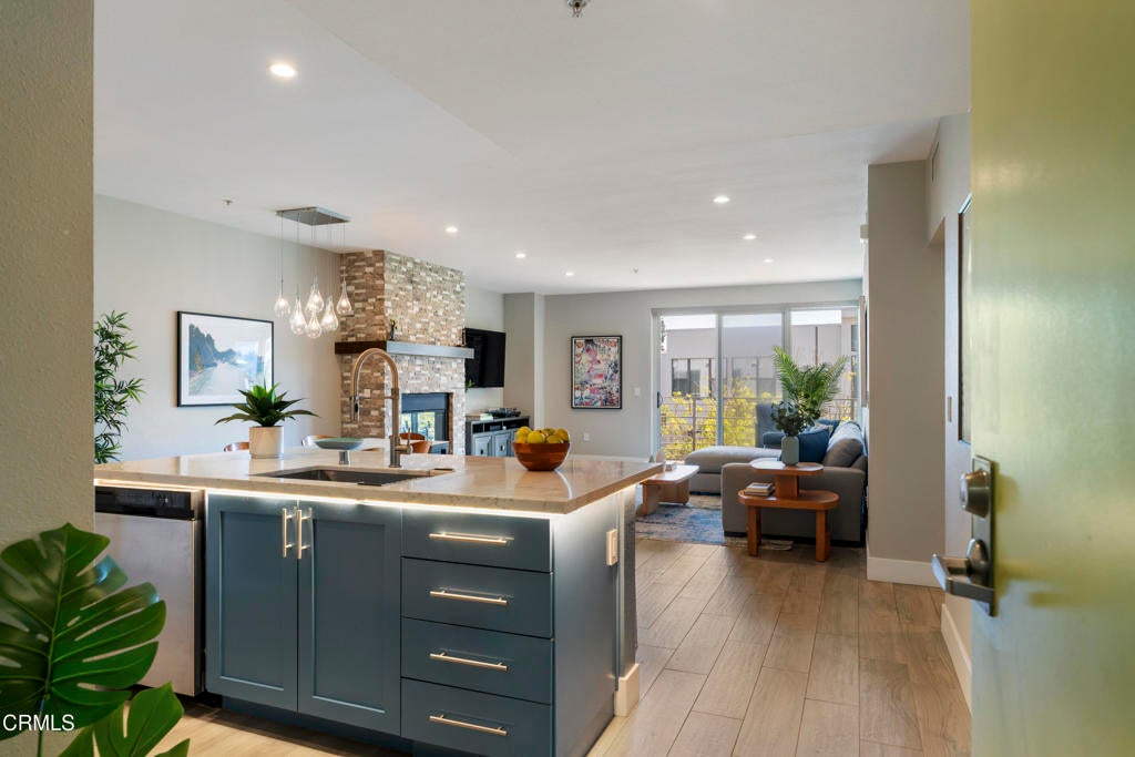 111 S De Lacey Avenue 304