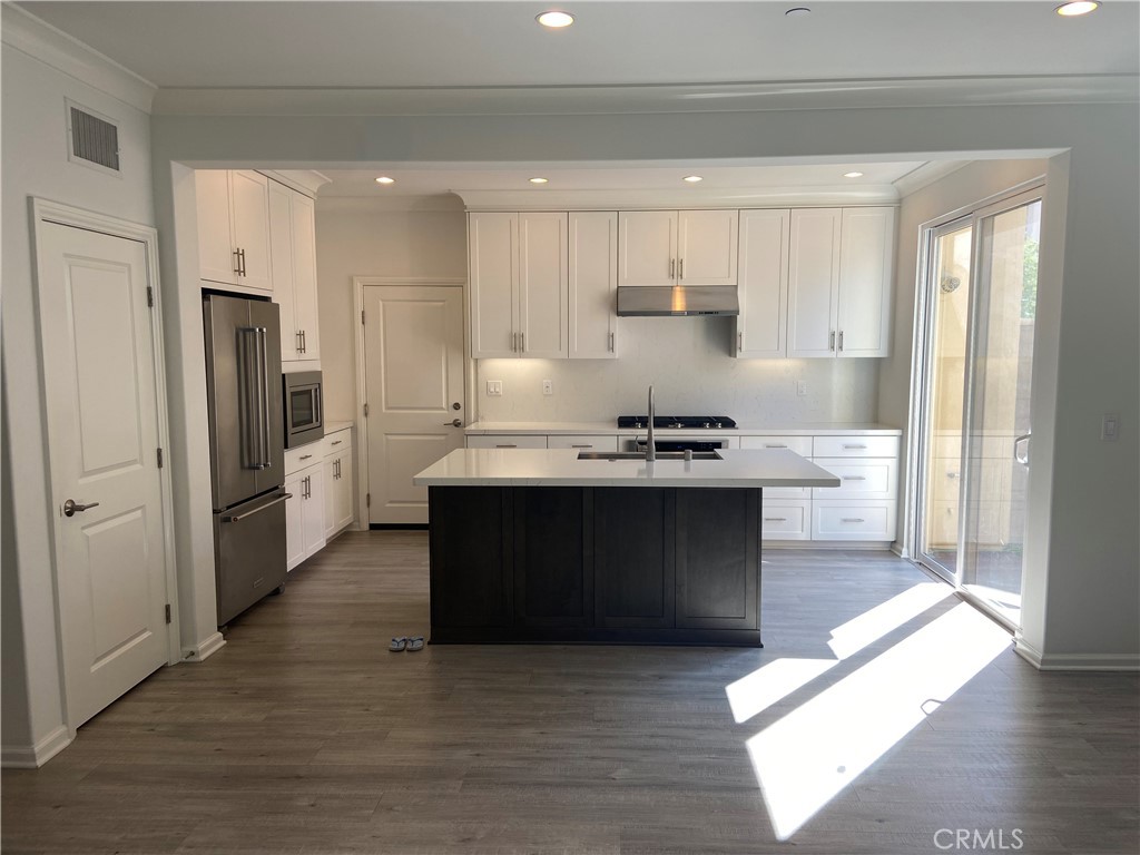 122 Crescent Moon