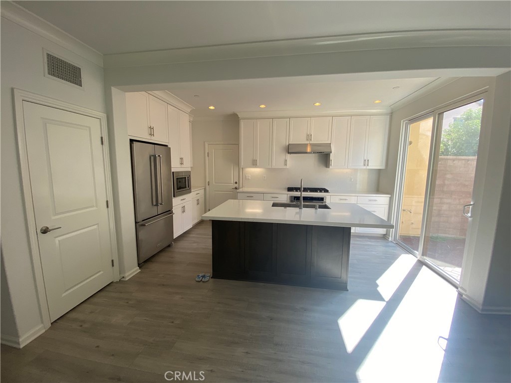 122 Crescent Moon