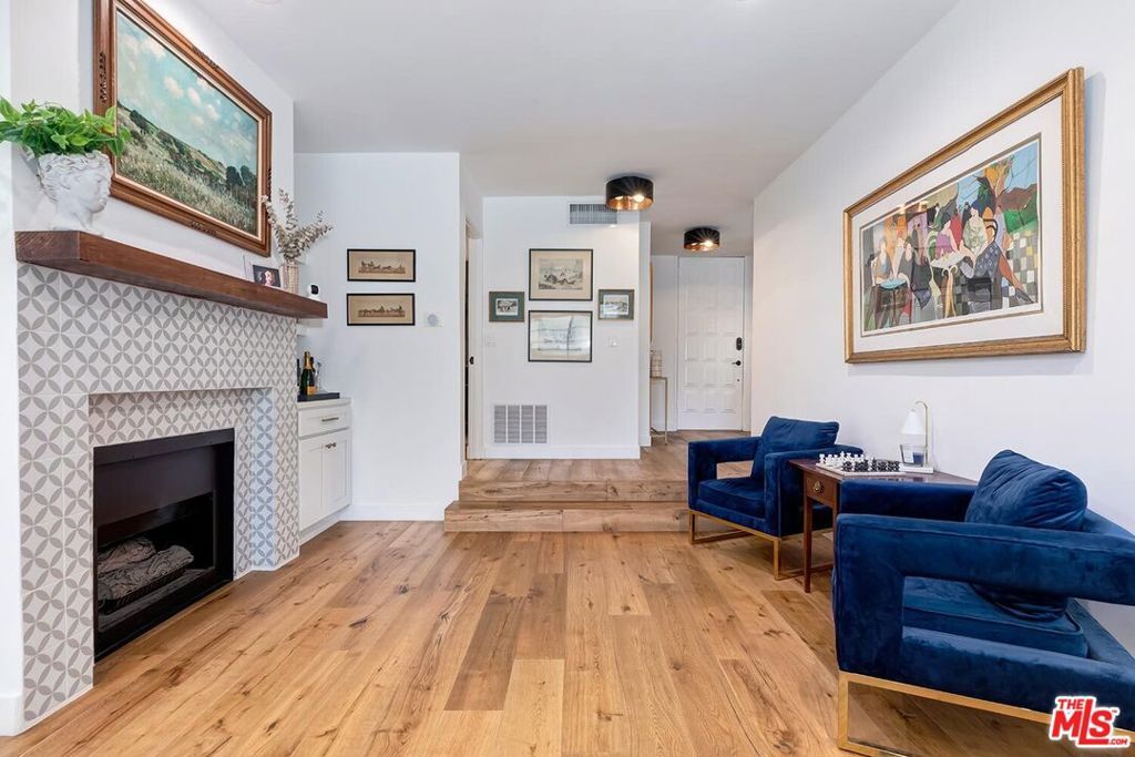 Photo of 1131 12th Street #101, Santa Monica, CA 90403 (MLS # 25591031)