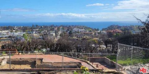 Photo of 15306 Mc Kendree Avenue, Pacific Palisades, CA 90272 (MLS # 26657065)