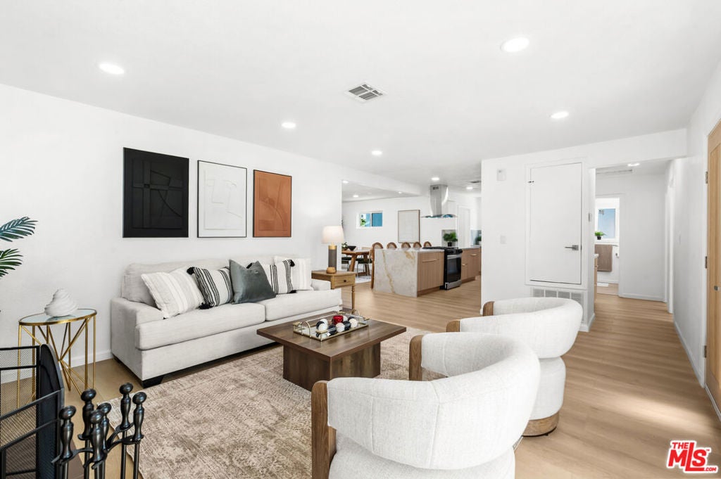 5124 Hillcrest Drive, Los Angeles CA 90043