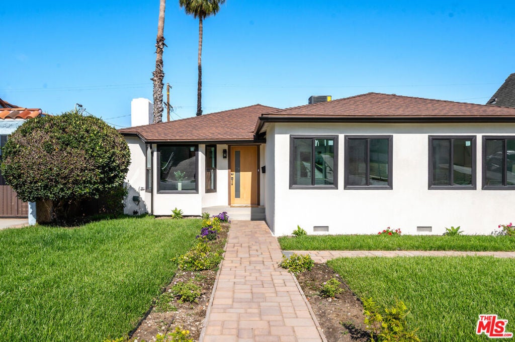 Photo of 5124 Hillcrest Drive, Los Angeles, CA 90043 (MLS # 26834467)