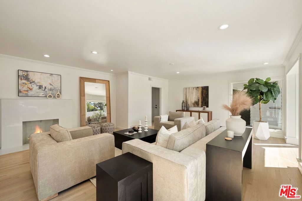 4640 Laurelgrove Avenue