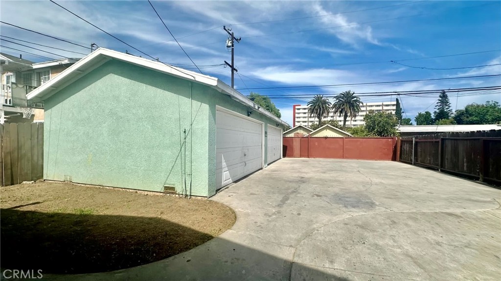 1404 Lewis Avenue