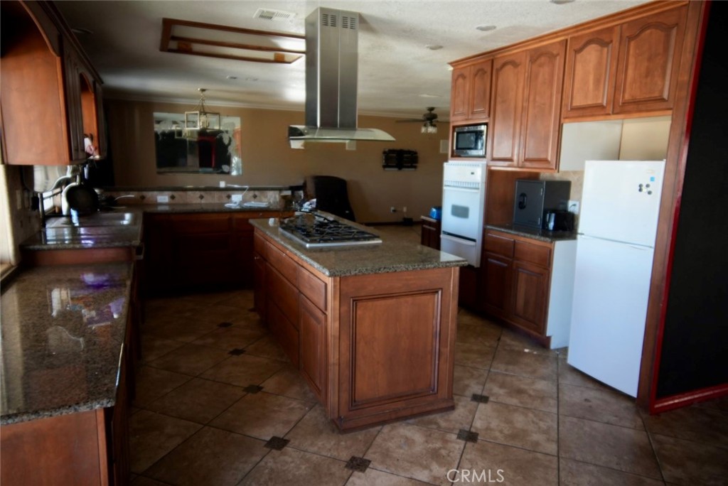 19006 Ivanpah Way