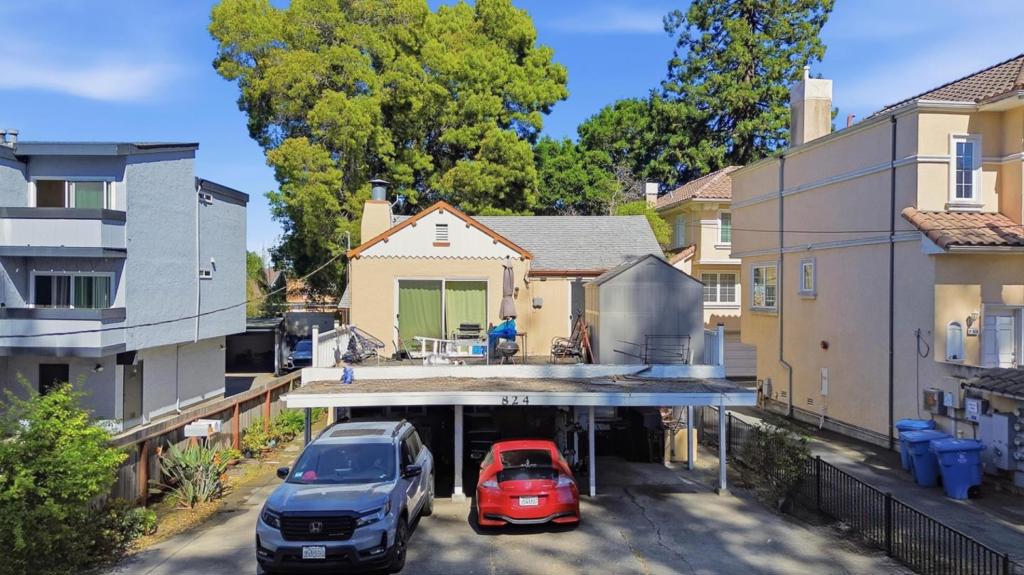 824 El Camino Real