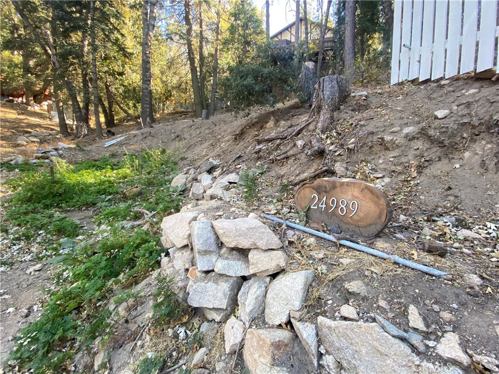 Crestline (CRES) - Land