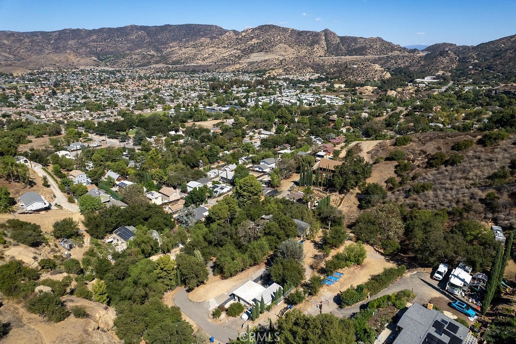 1068 Loma Lane
