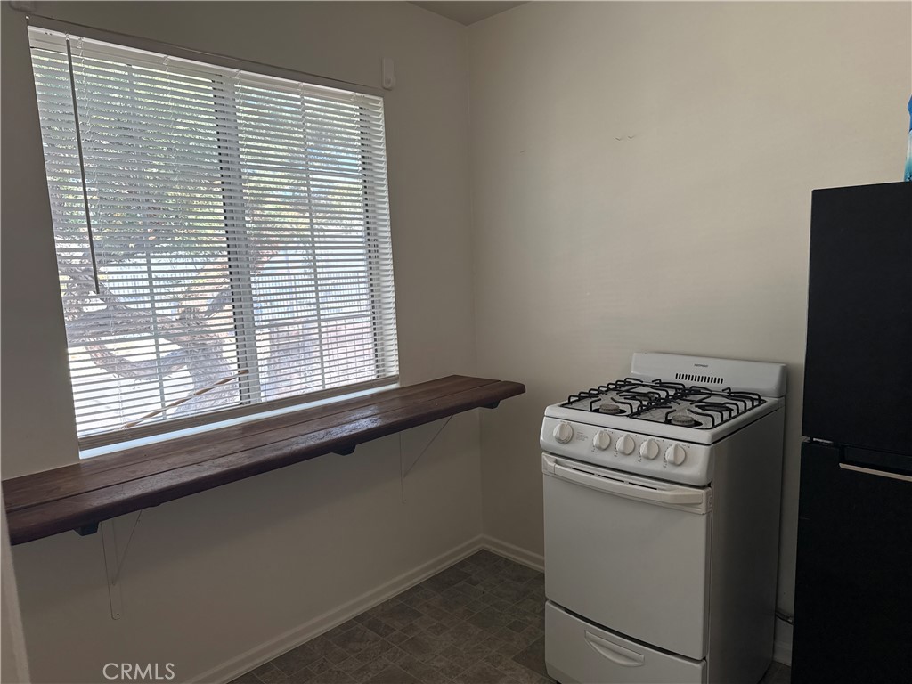 10438 Scoville