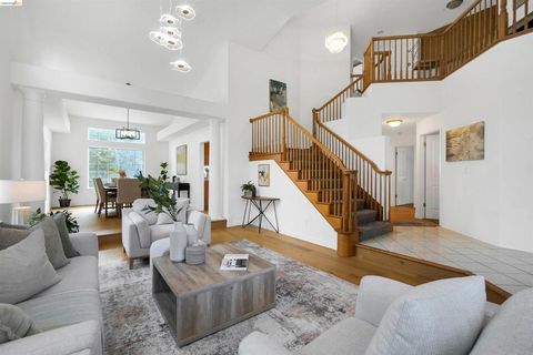 Photo of 4080 Woodstock Rd. Rd, Hayward, CA 94542 (MLS # 41125906)