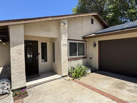 Photo of 12706 Julian Ave AVE, Lakeside, CA 92040 (MLS # 260011390SD)