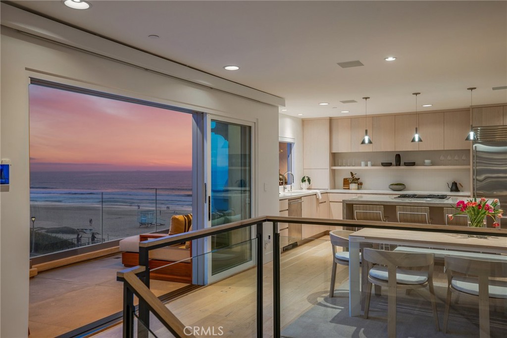 2702 The Strand