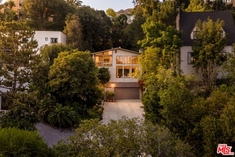 Photo of 6319 Heather Drive, Los Angeles, CA 90068 (MLS # 26870683)