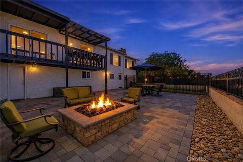 Photo of 1864 Winterwarm Dr, Fallbrook, CA 92028 (MLS # SW25254242)