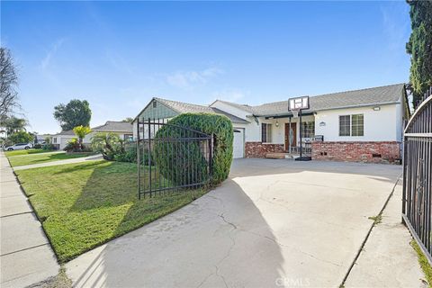 Photo of 19624 Kittridge Street, Reseda, CA 91335 (MLS # SR26036048)