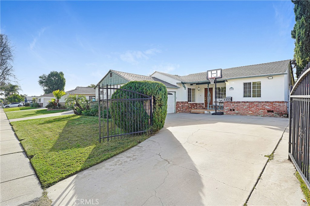 19624 Kittridge Street