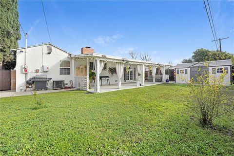 Photo of 19624 Kittridge Street, Reseda, CA 91335 (MLS # SR26036048)