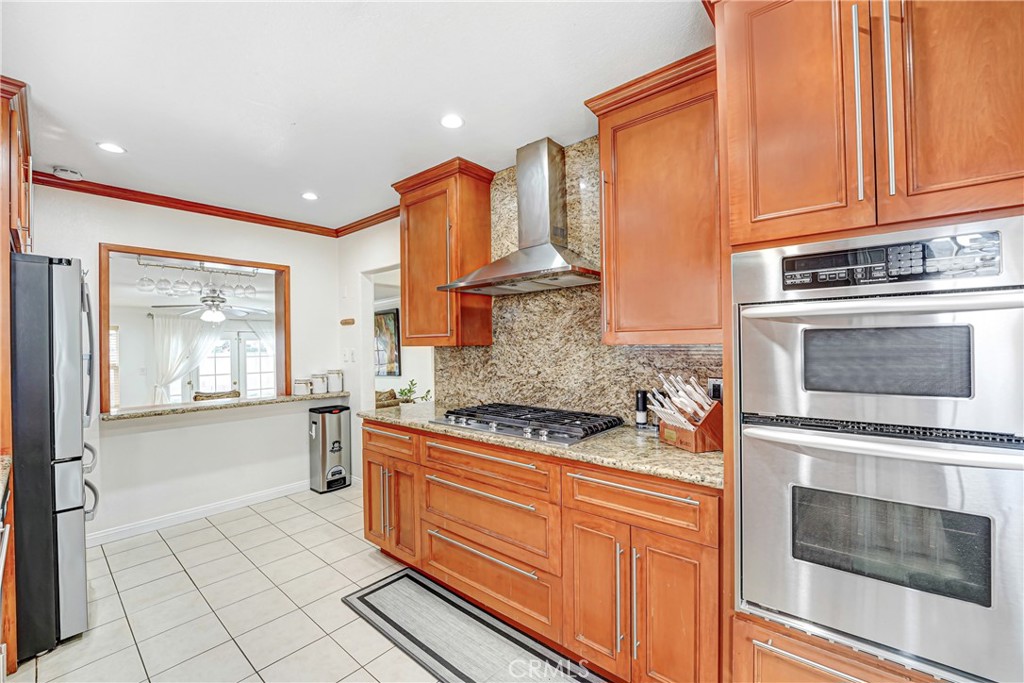 19624 Kittridge Street