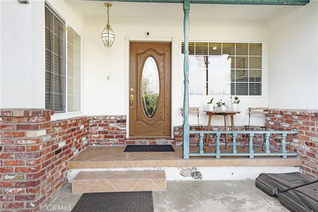 19624 Kittridge Street