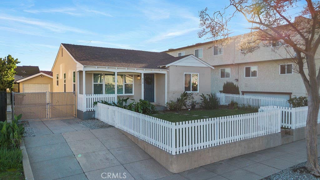 Photo of 414 W Hampton Ave, Monterey Park, CA 91754 (MLS # AR26129520)
