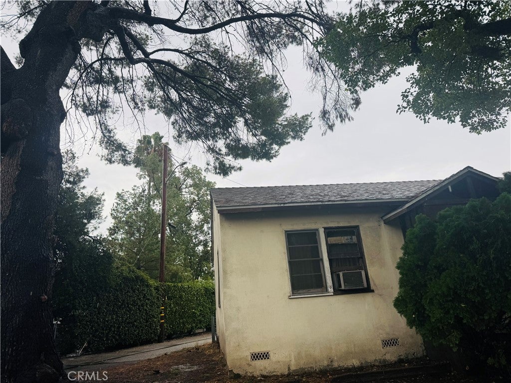 364 W Providencia Ave