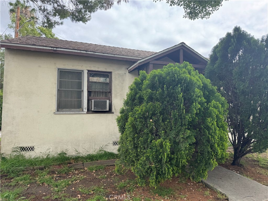 364 W Providencia Ave