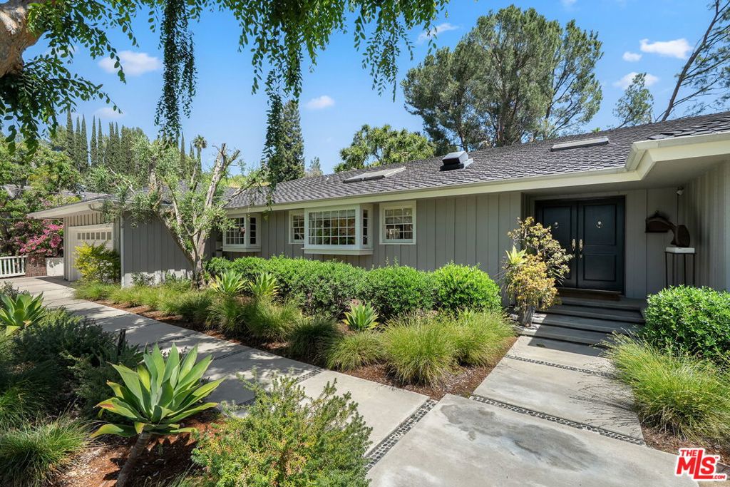 4658 Del Moreno Drive