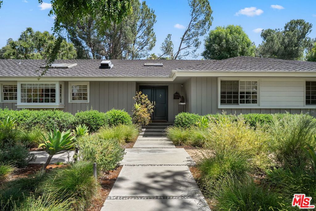 4658 Del Moreno Drive