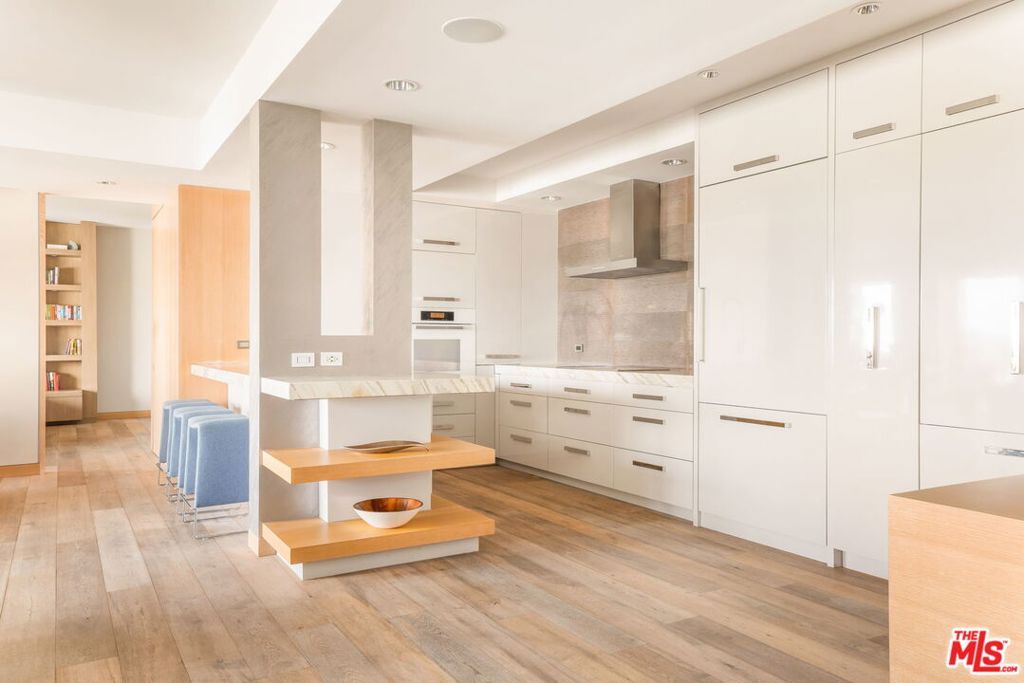 Photo of 1155 N La Cienega Boulevard #502, West Hollywood, CA 90069 (MLS # 25596955)