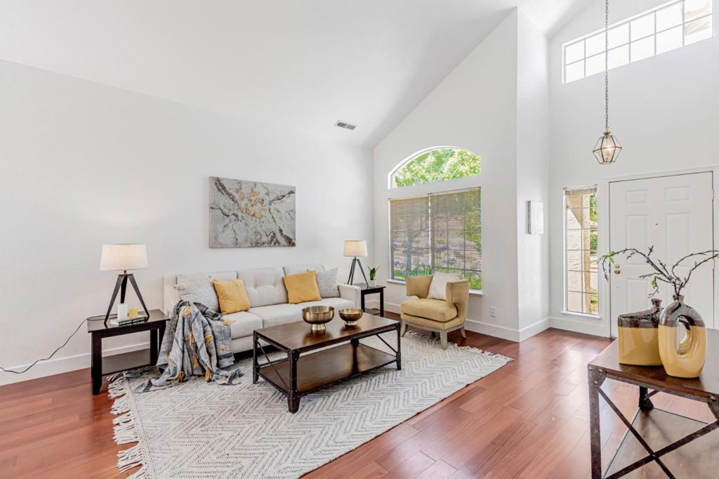 17152 Tassajara Circle
