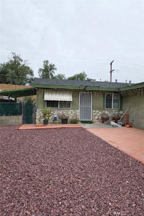 Photo of 1713 Piute St, Barstow, CA 92311 (MLS # DW26071037)