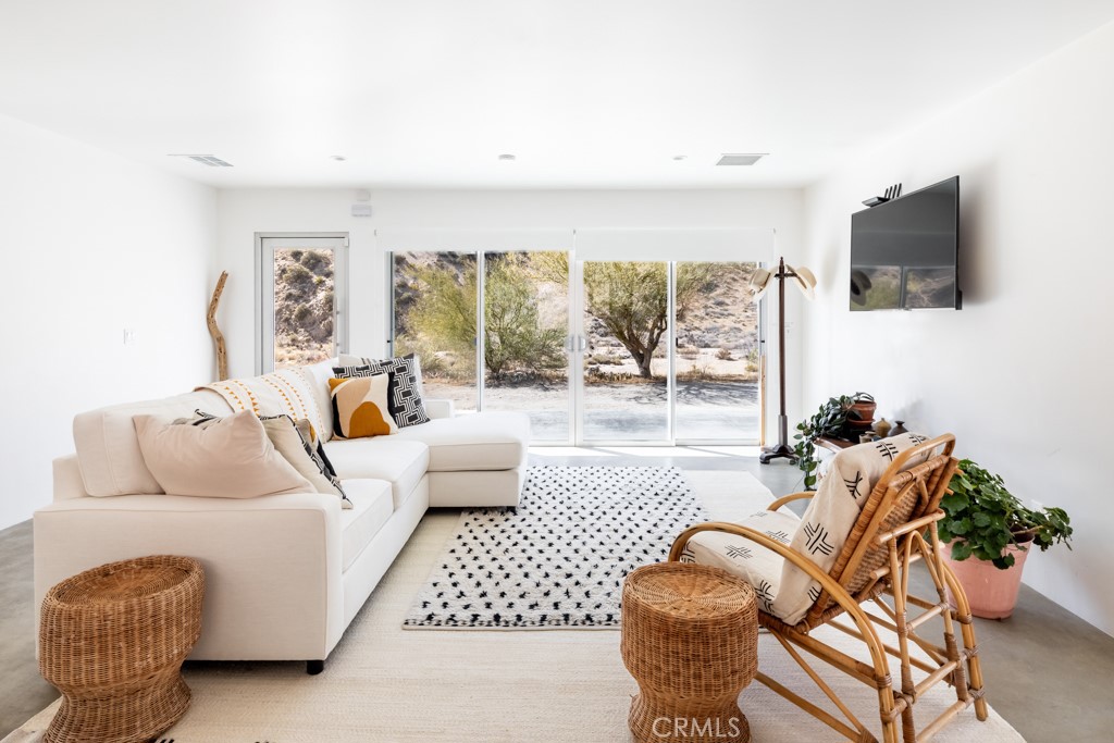 6595 Pioneertown Road